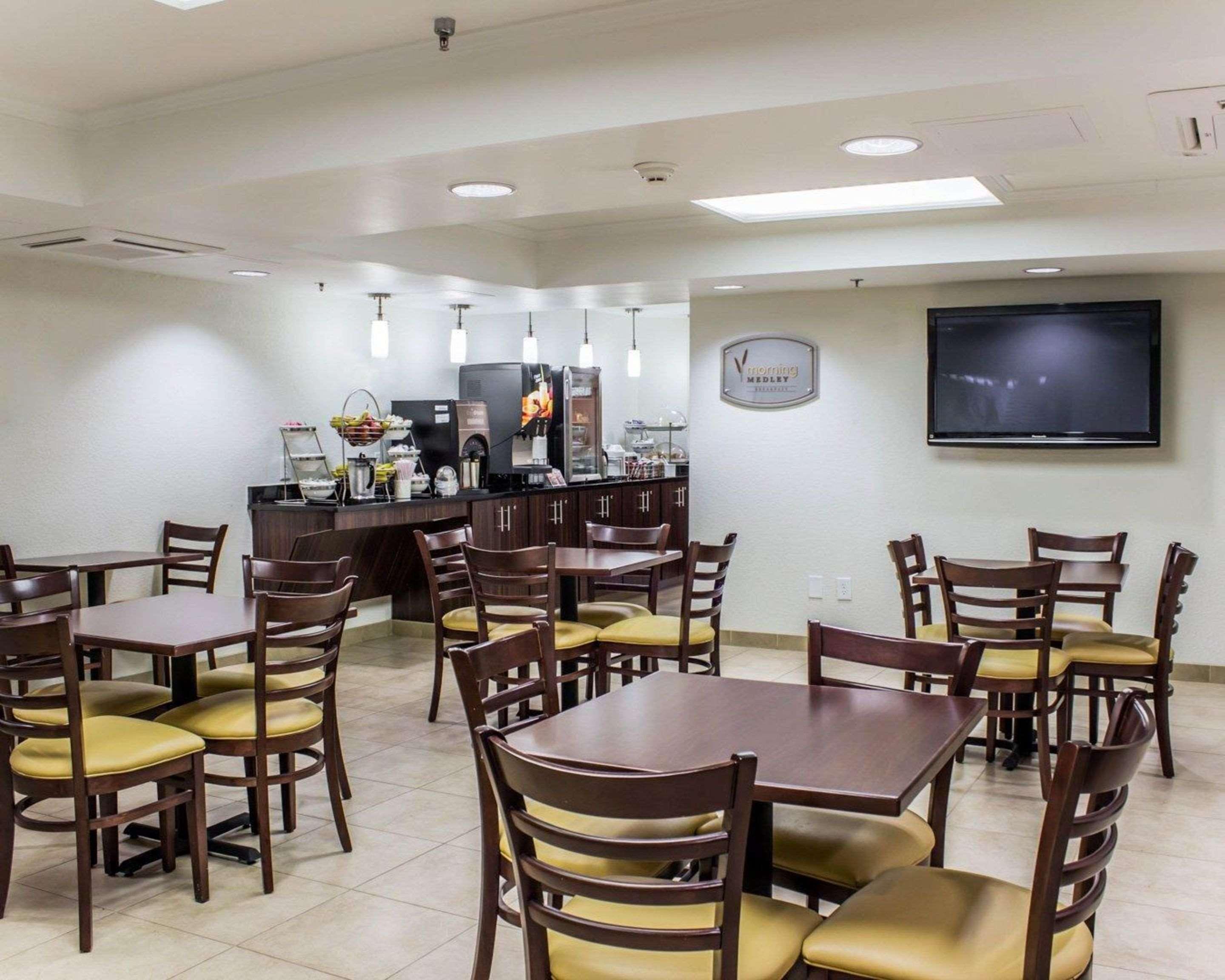 Sleep Inn & Suites Spring Lake - Fayetteville Near Fort Bragg Екстериор снимка